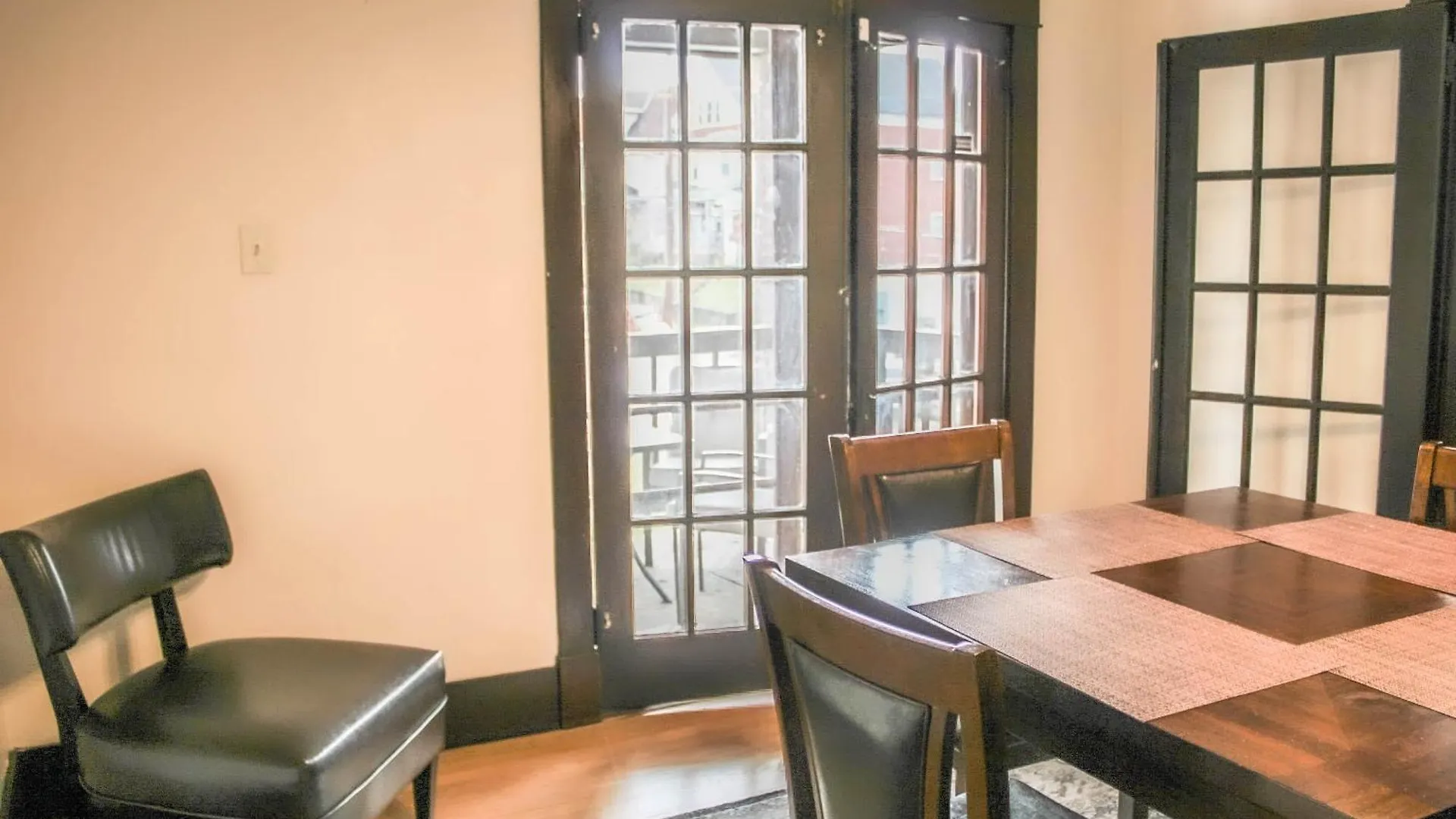 Comfy And Spacious 3 Bedroom - Easy City Access Pittsburgh