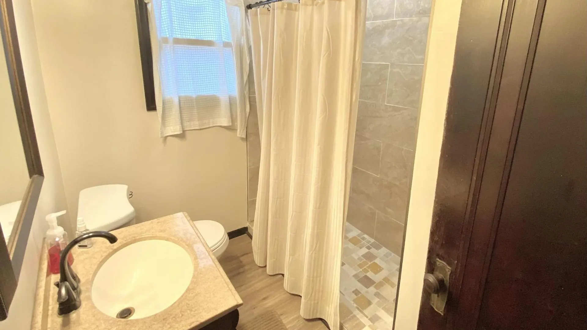 Apartment Comfy And Spacious 3 Bedroom - Easy City Access Pittsburgh