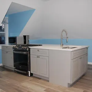 Apartment Newly Remodeled In Friendship/ Shadyside, Pittsburgh